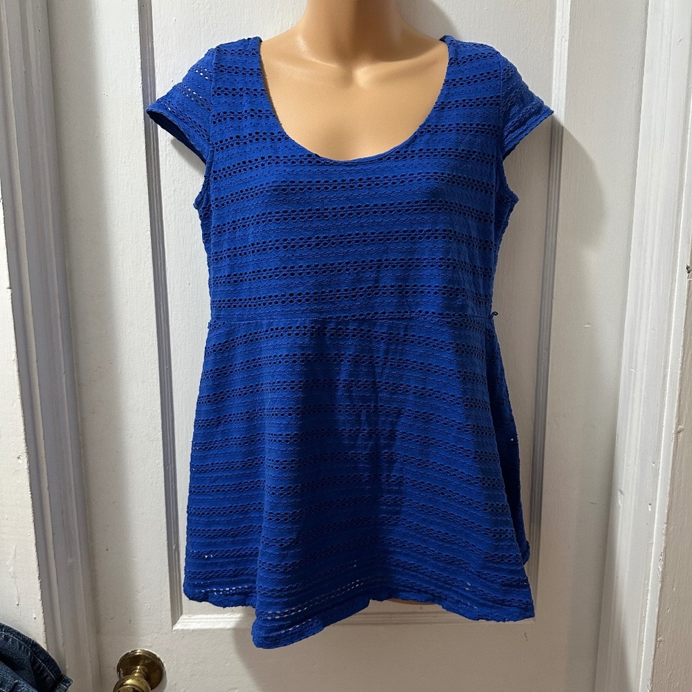 Motherhood Maternity Blue Lace Short Sleeve Top‎ in M